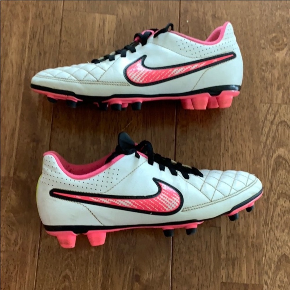 girls nike cleats